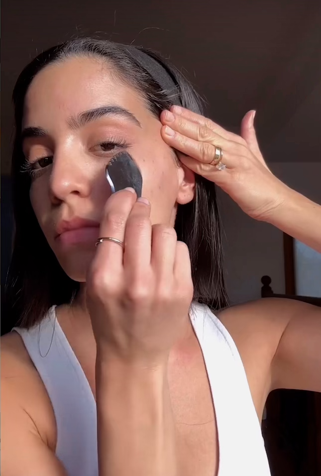 4 Benefits Of Gua Sha At Home For Your Best Skin